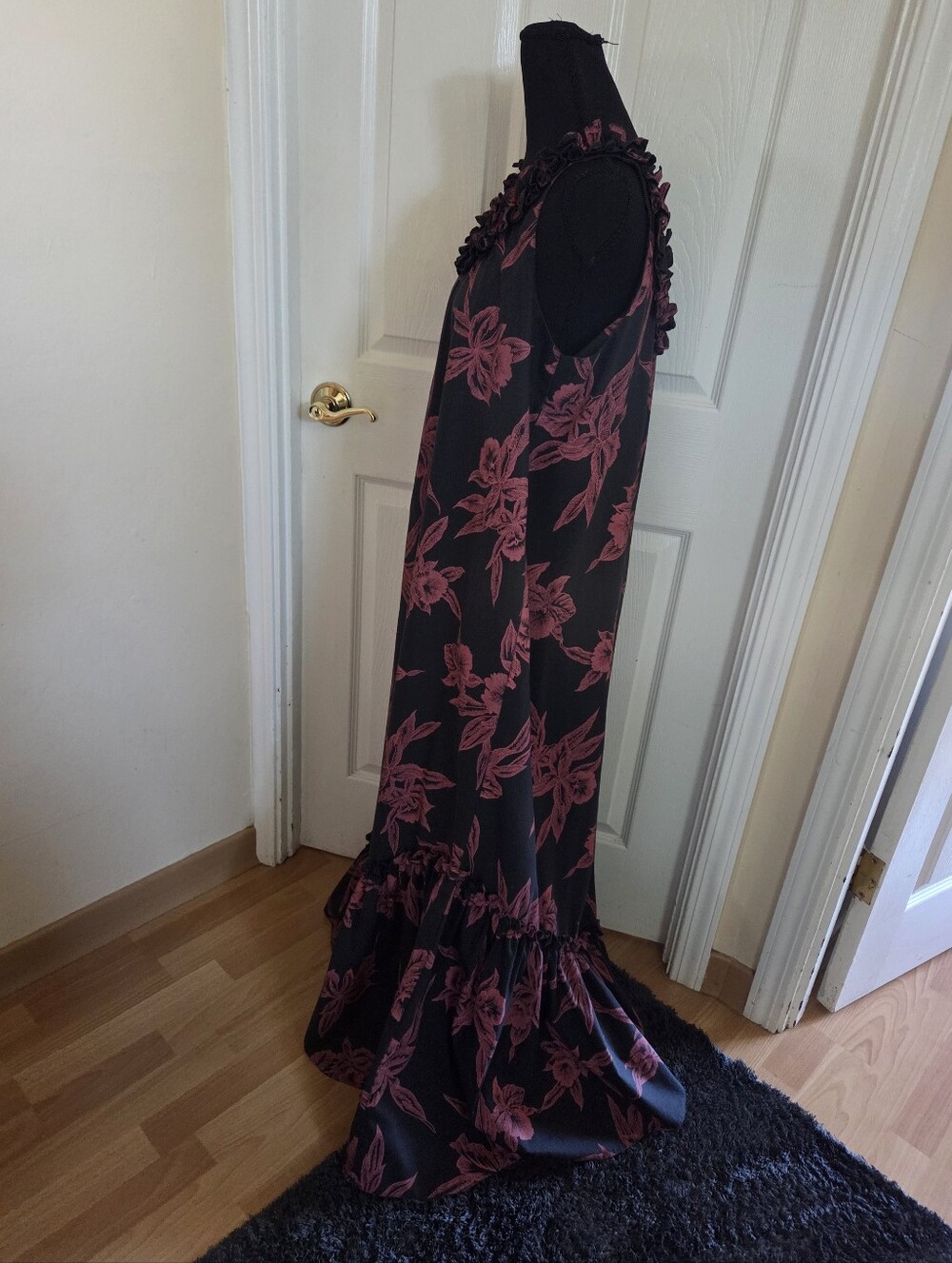Hilo Hattie Vtg. Black Maxi Dress with Floral Print Size Large Tropical Vacation - Picture 4 of 7